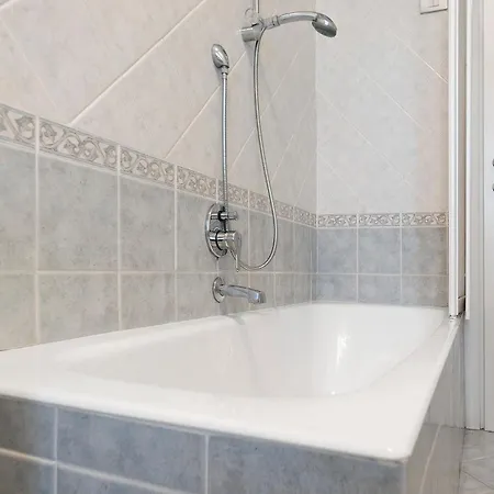 Apartman Maison Giovanna With Garage Parking